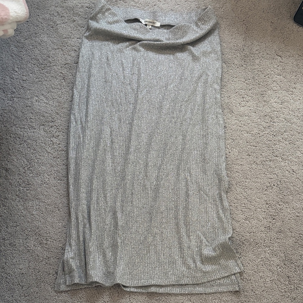 Francesca’s Metallic Silver Ribbed Knit Maxi Skirt